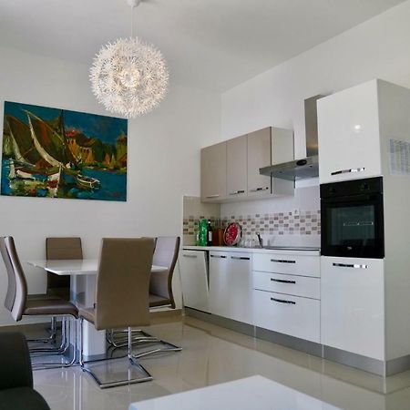 Sesar Apartments Krk - No. 1 Iva Krk Town Exteriör bild