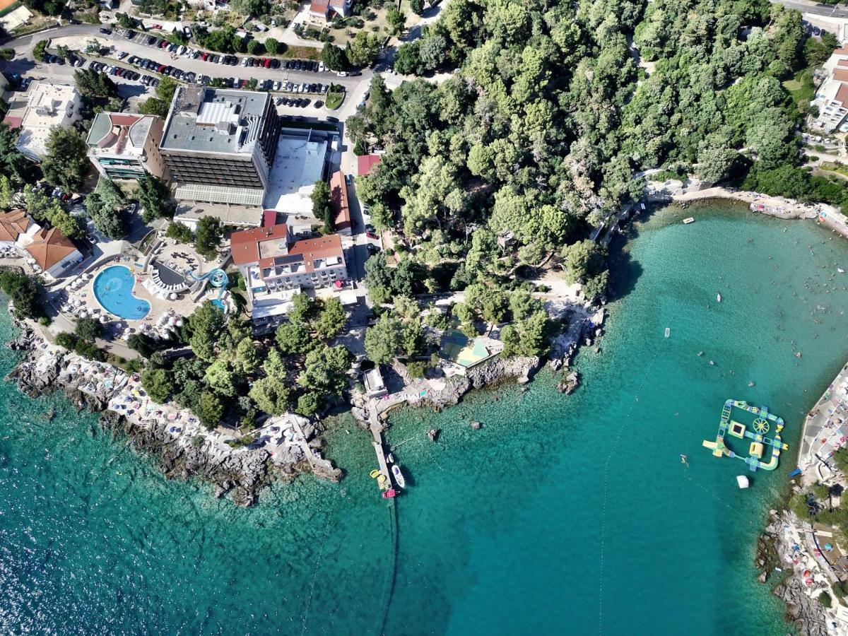 Sesar Apartments Krk - No. 1 Iva Krk Town Exteriör bild